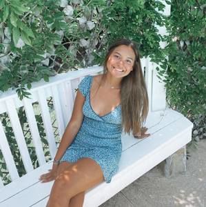 Meet your Posher, Belle